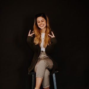 Meet your Posher, Emily